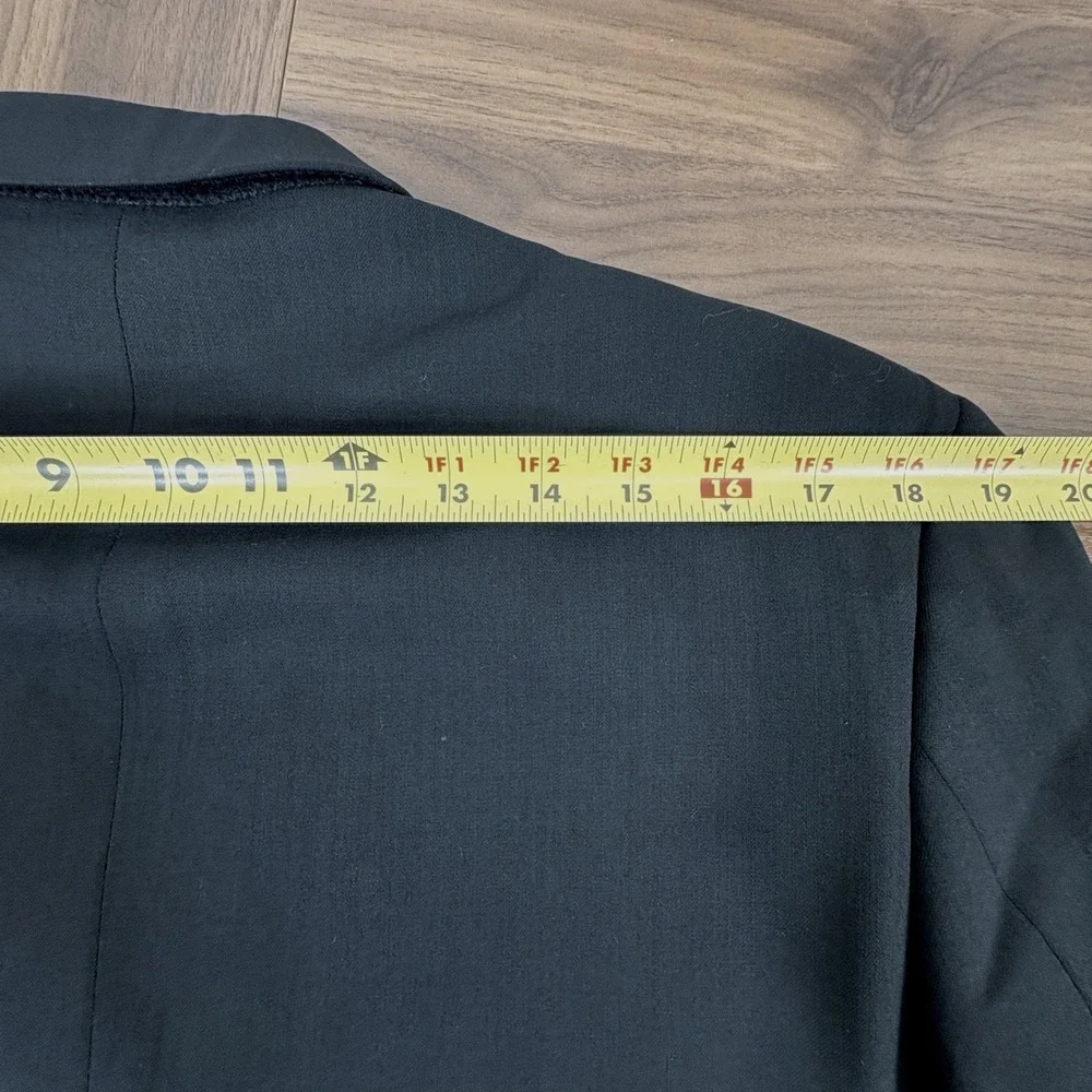 Donna Karan Signature Blazer 40R Vintage 90s Black 100% Wool Made in Italy Chic